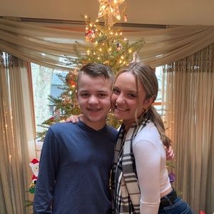 Meet your Posher, Dina